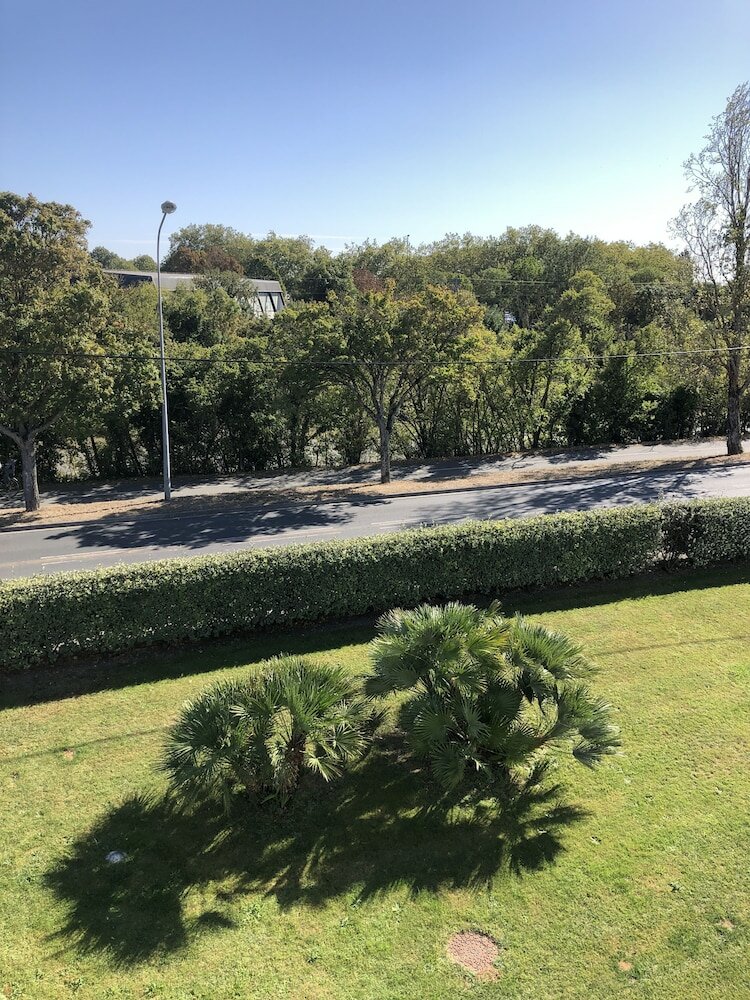 Фото Hôtel Kyriad La Rochelle Centre Ville