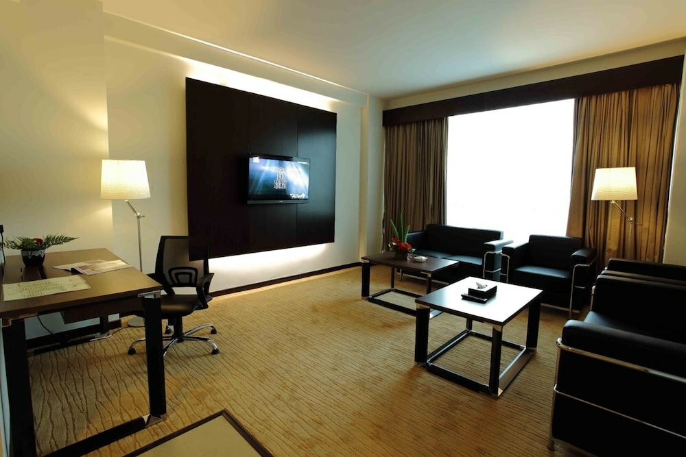 Фото Symphony Suites