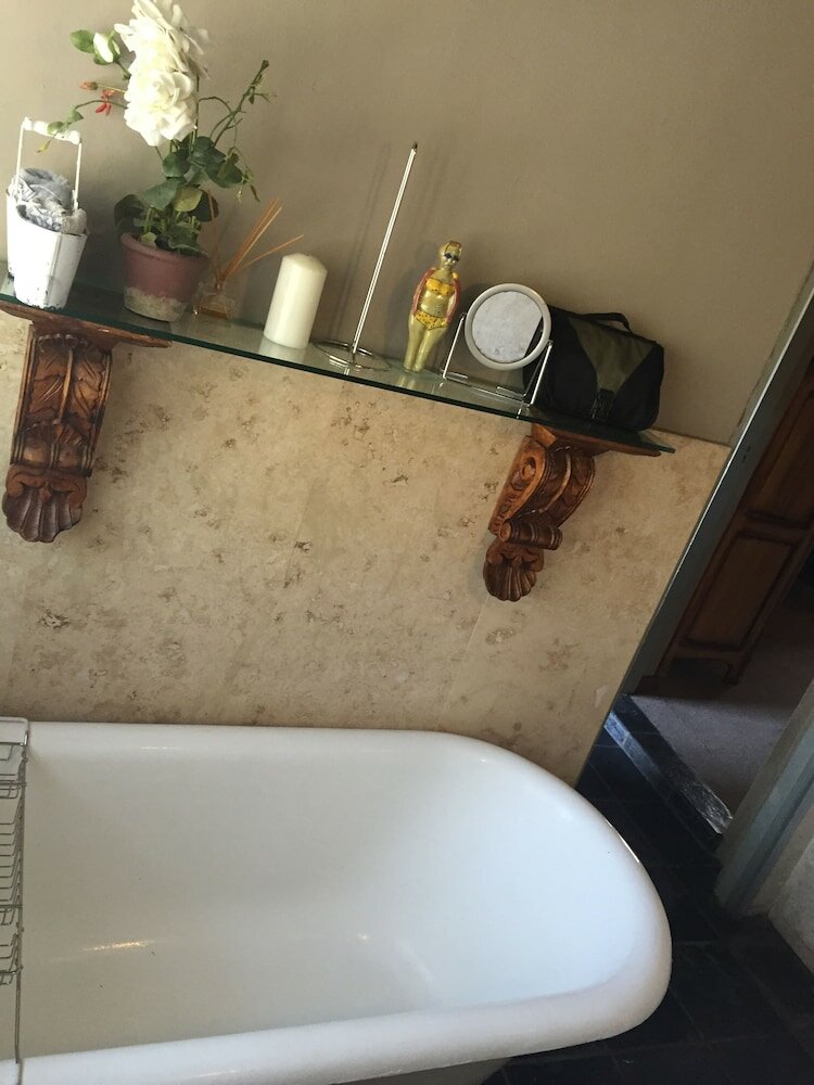 Фото Waterhouse Guest Lodges 202 Lawley Street