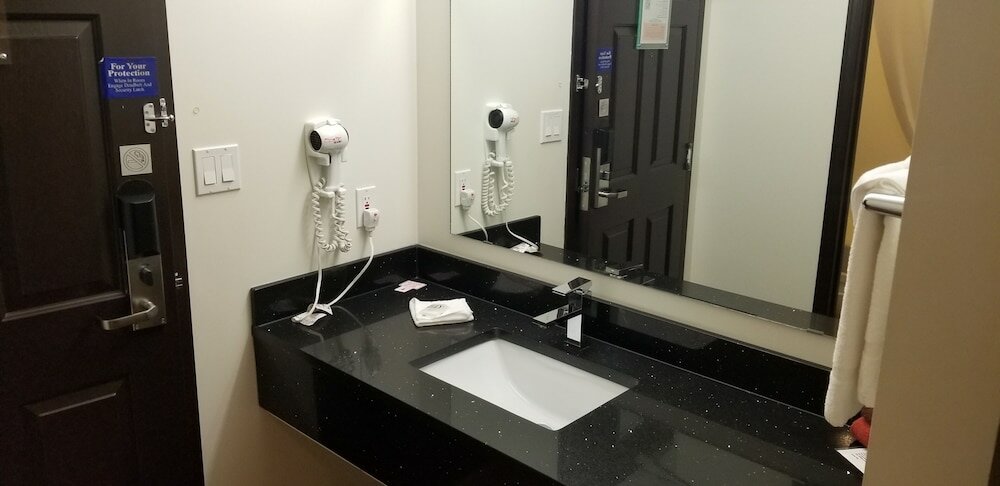 Фото Motel 6 Innisfail Ab