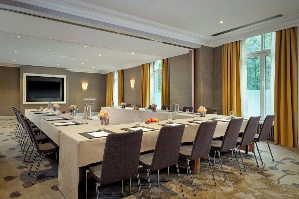 Фото The Ritz-Carlton Hotel de la Paix Geneva