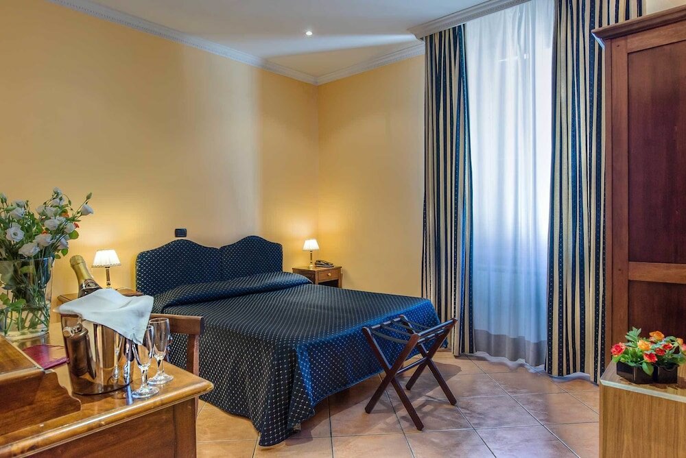 Фото Hotel Caracciolo