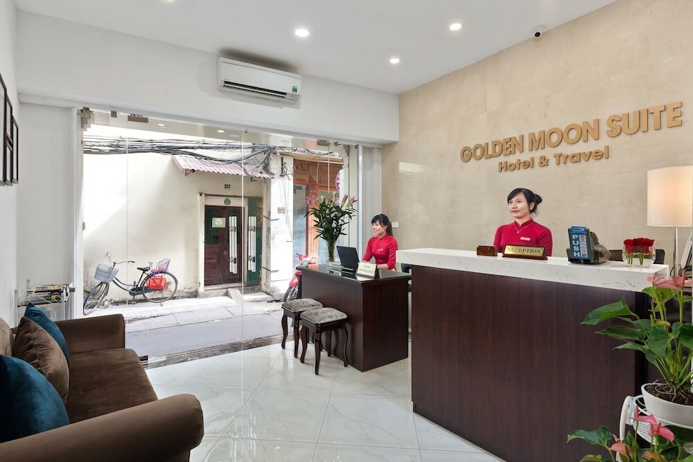 Фото Golden Moon Suite Hotel