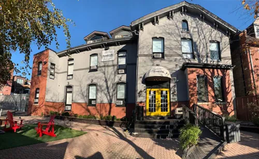 Фото Pembroke Inn