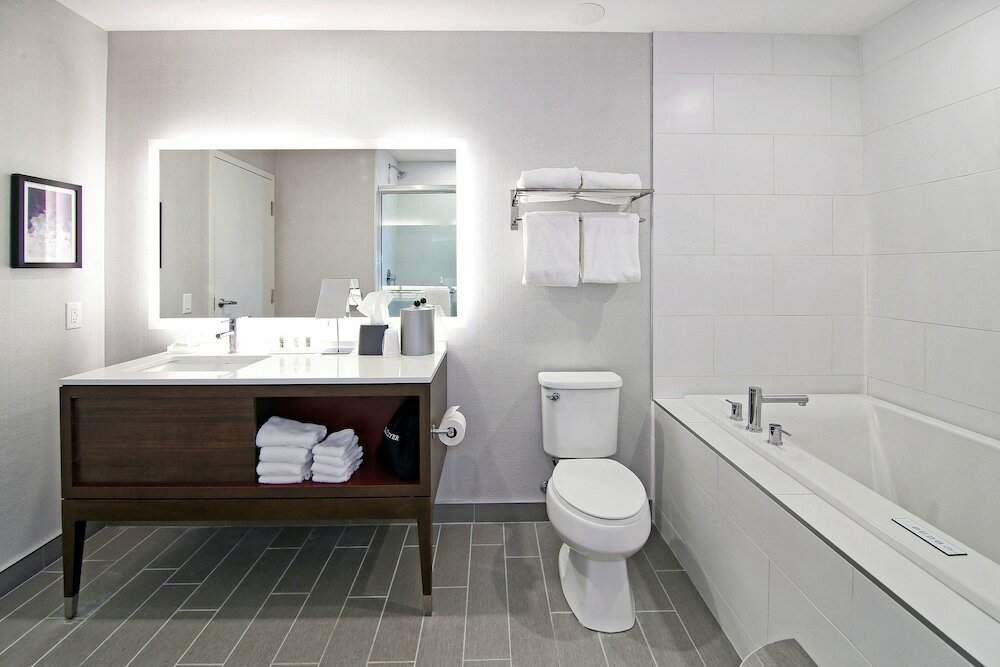 Фото Holiday Inn Hotel & Suites Calgary Airport North by IHG