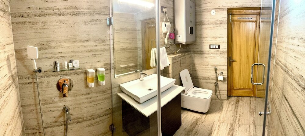 Фото Hotel Mongas