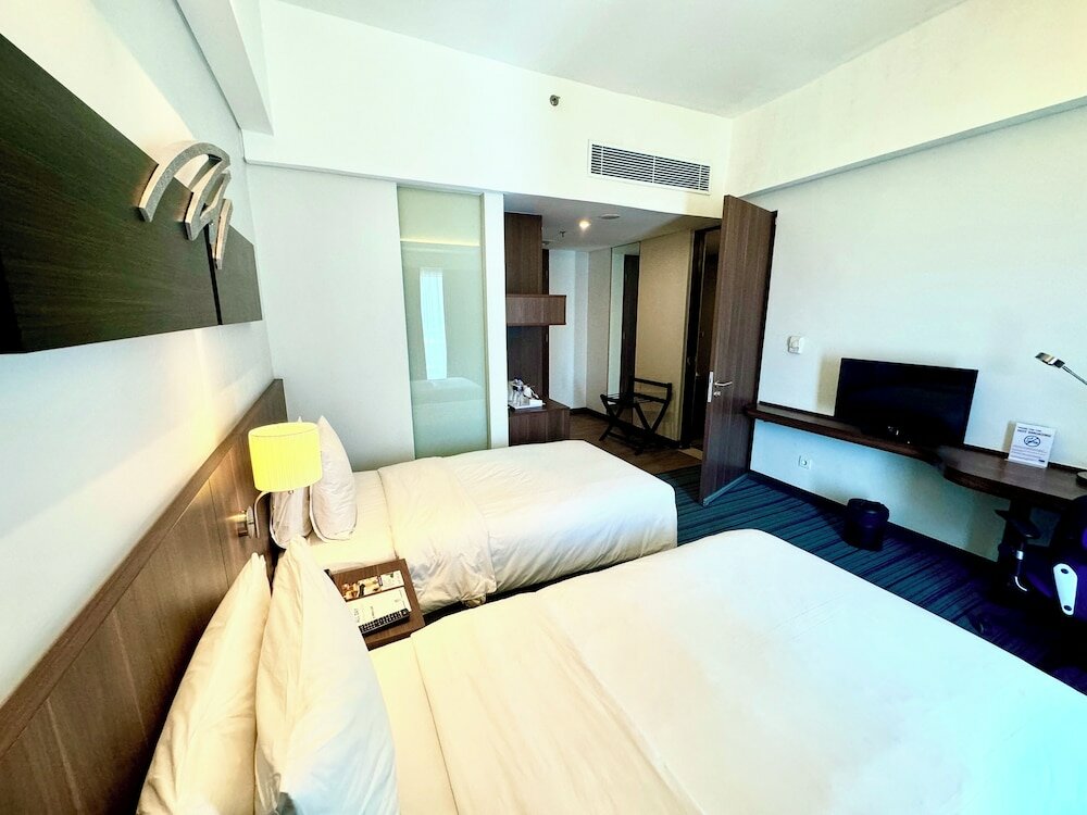 Фото Holiday Inn Express Jakarta Pluit Citygate, an Ihg Hotel