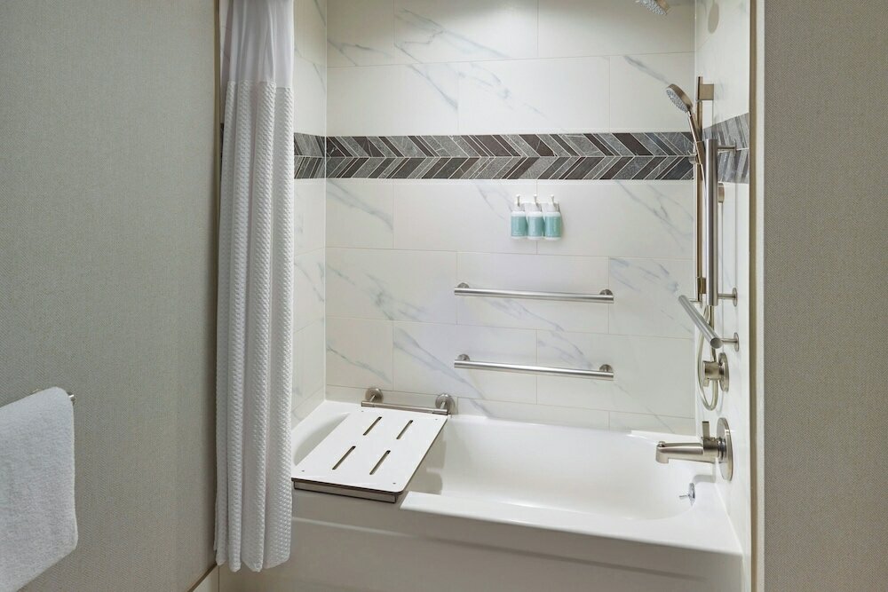Фото Courtyard by Marriott Arlington Crystal City/Reagan National