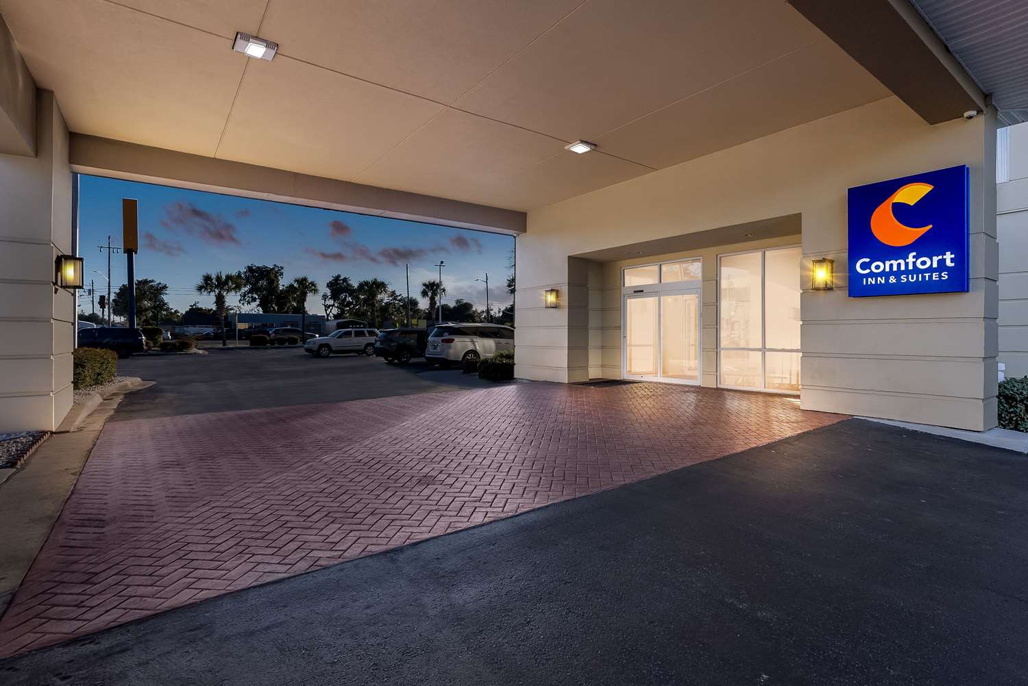 Фото Comfort Inn & Suites