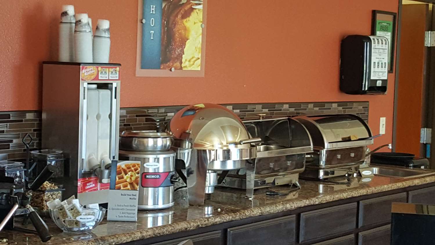 Фото Best Western Plus Airport Inn & Suites