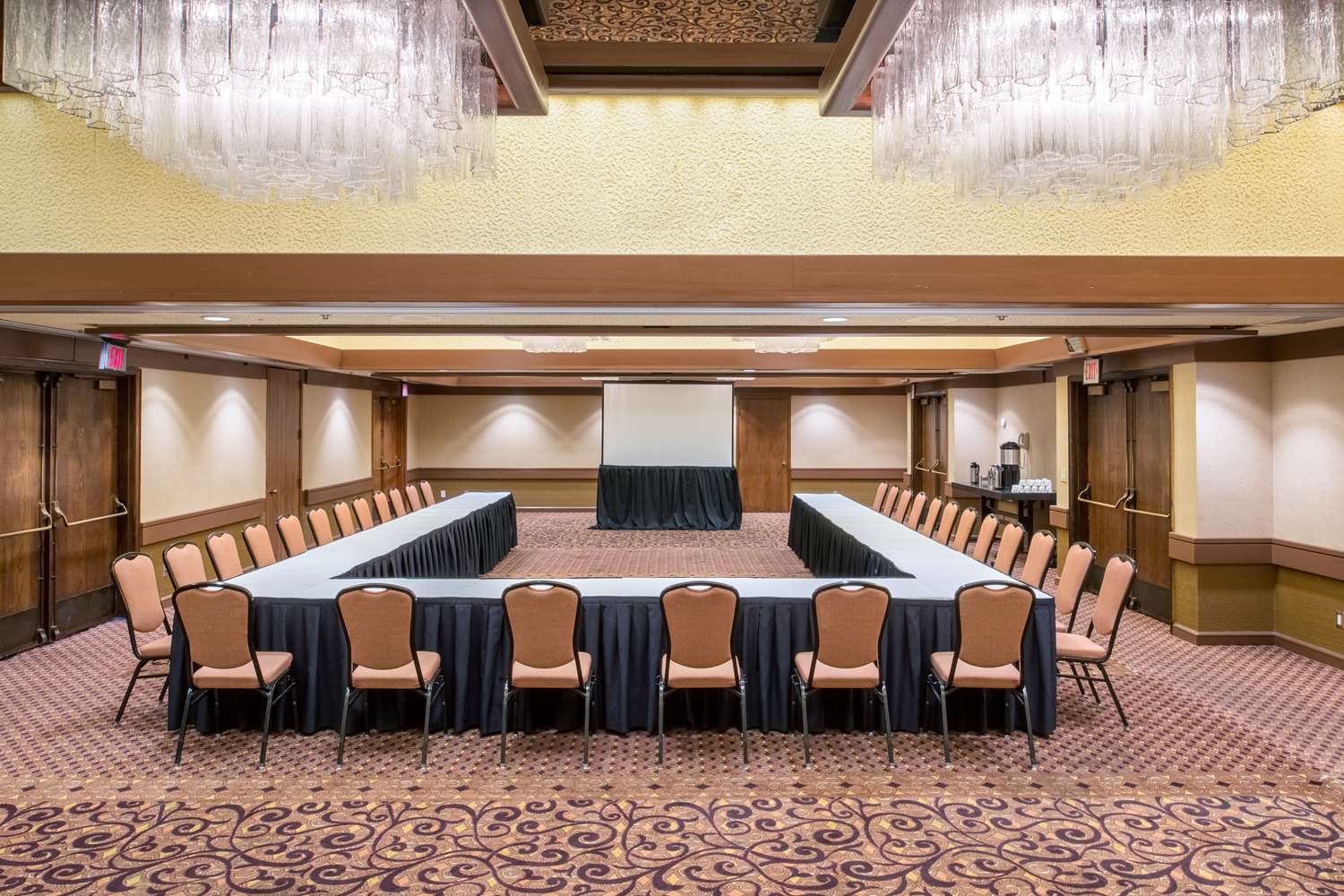 Фото Red Lion Hotel Pasco Airport & Conference Center