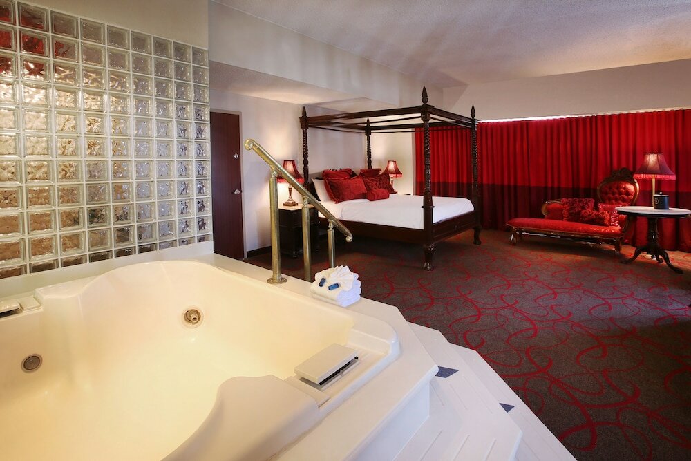 Фото The Claridge Hotel