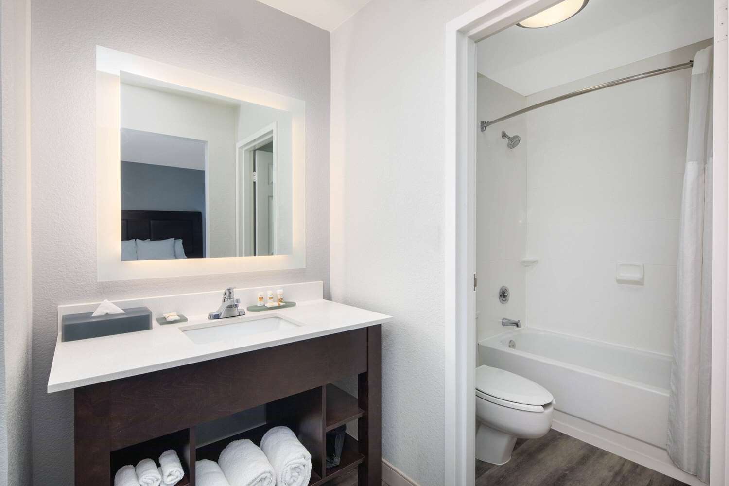 Фото La Quinta Inn & Suites by Wyndham Atlanta Airport South