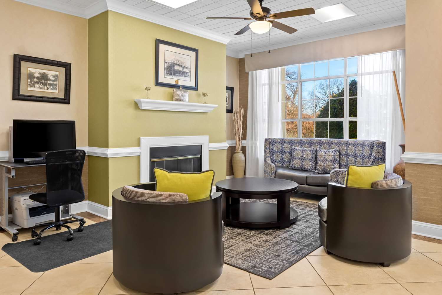 Фото Quality Inn Fayetteville near Historic Downtown Square