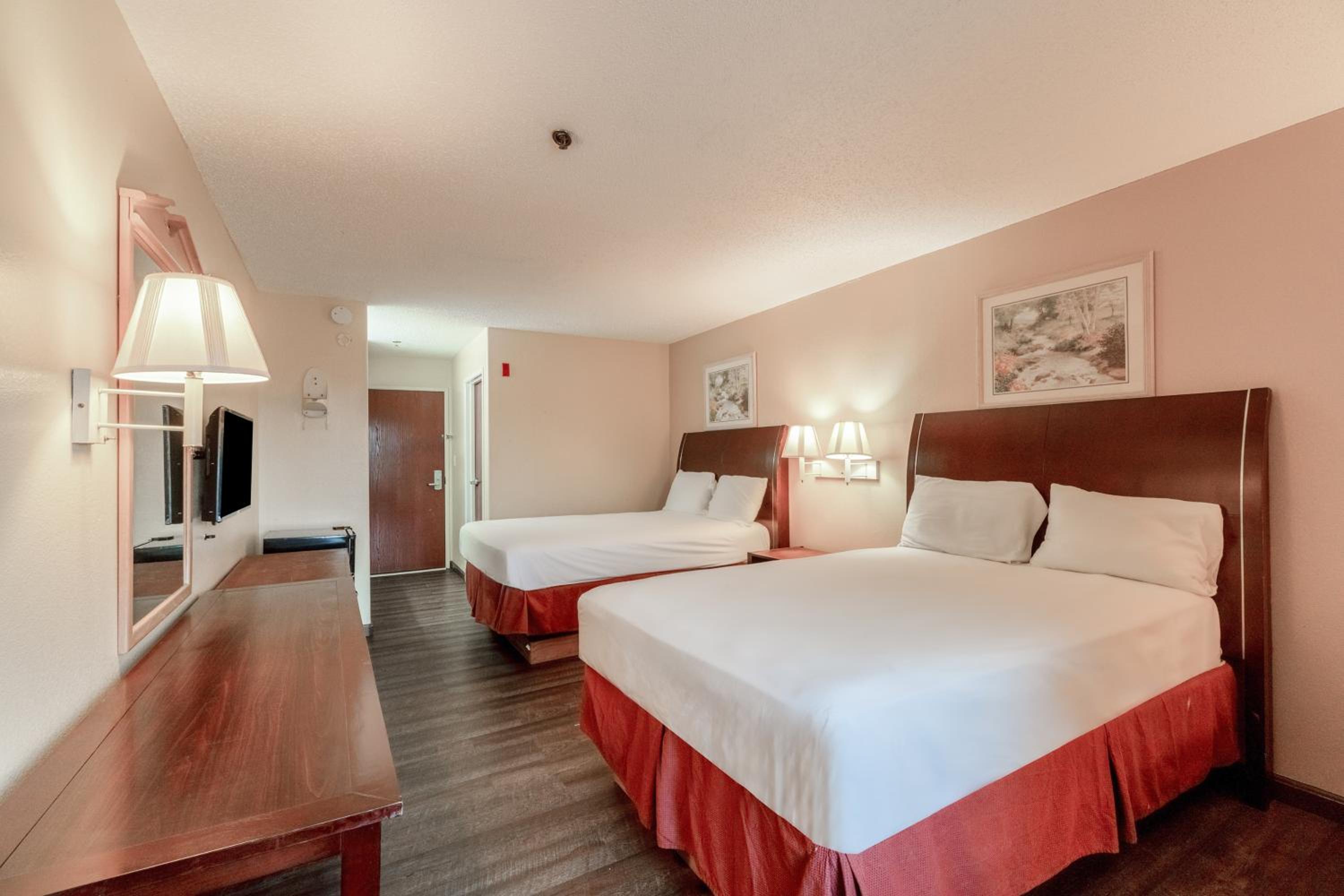 Фото Fairway Inn La Porte