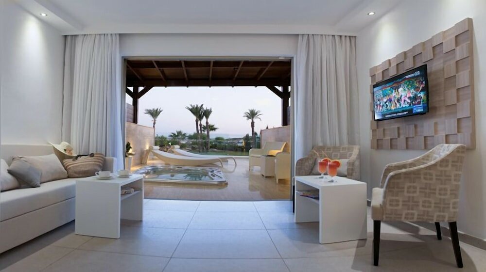 Фото Asterias Beach Hotel