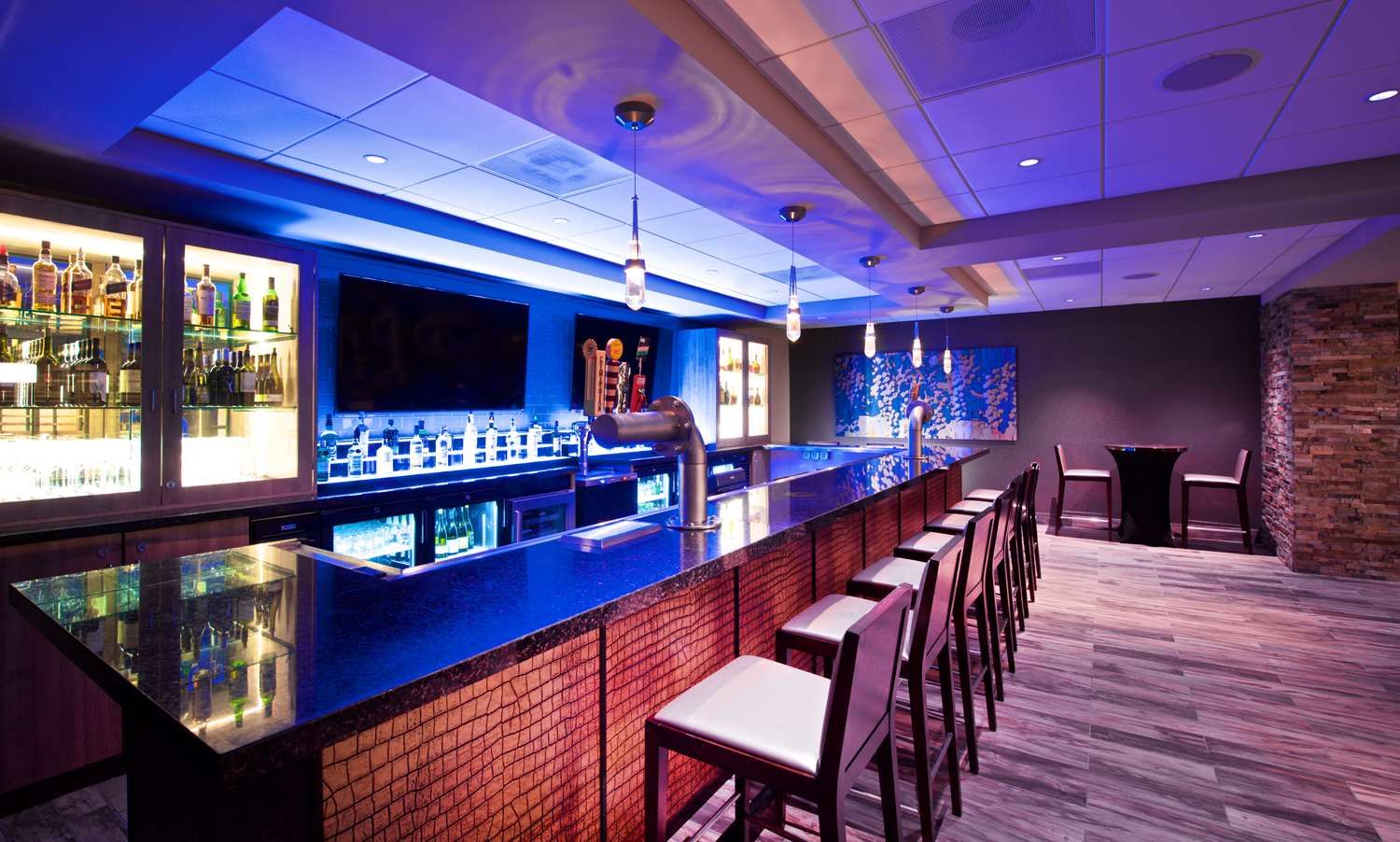 Фото Embassy Suites by Hilton Portland Washington Square