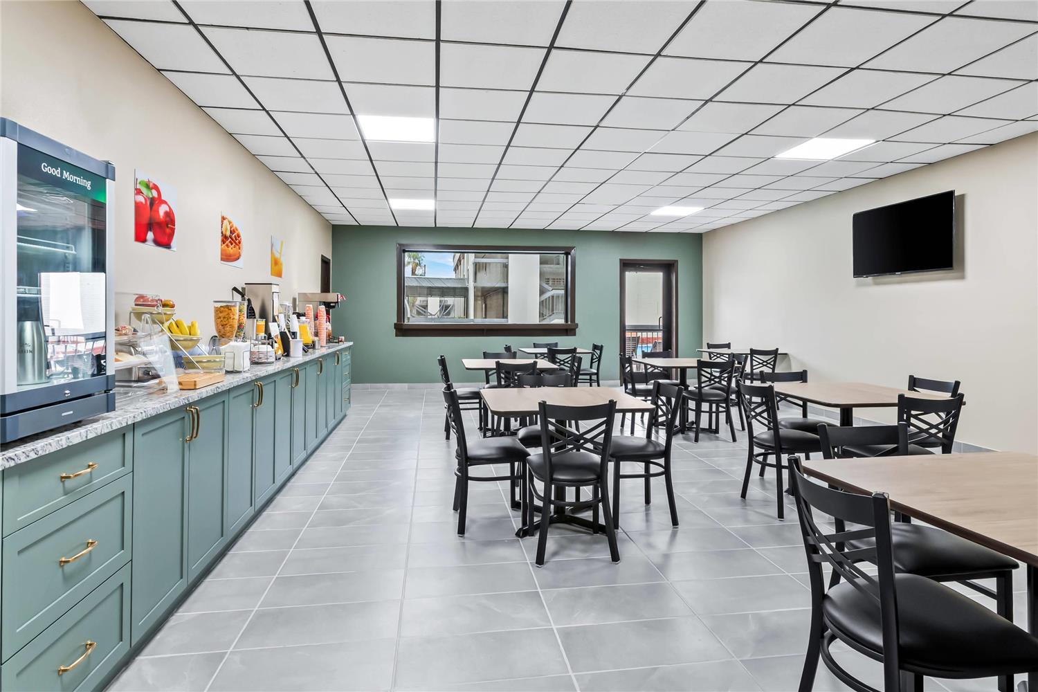 Фото Travelodge by Wyndham New Orleans West Harvey Hotel