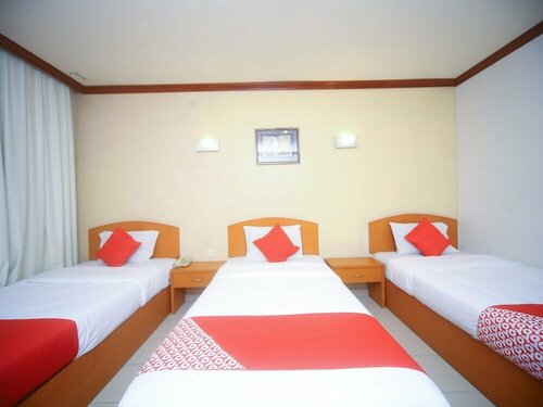 Гостиница Oyo 1027 Hotel London в Сандакане