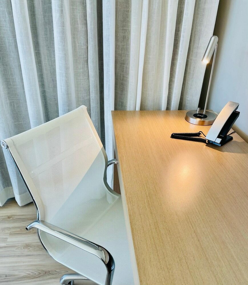 Фото Art House Hotel and Suites