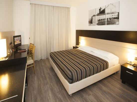 Фото Hotel Carpi