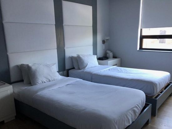 Фото The Ridge Hotel