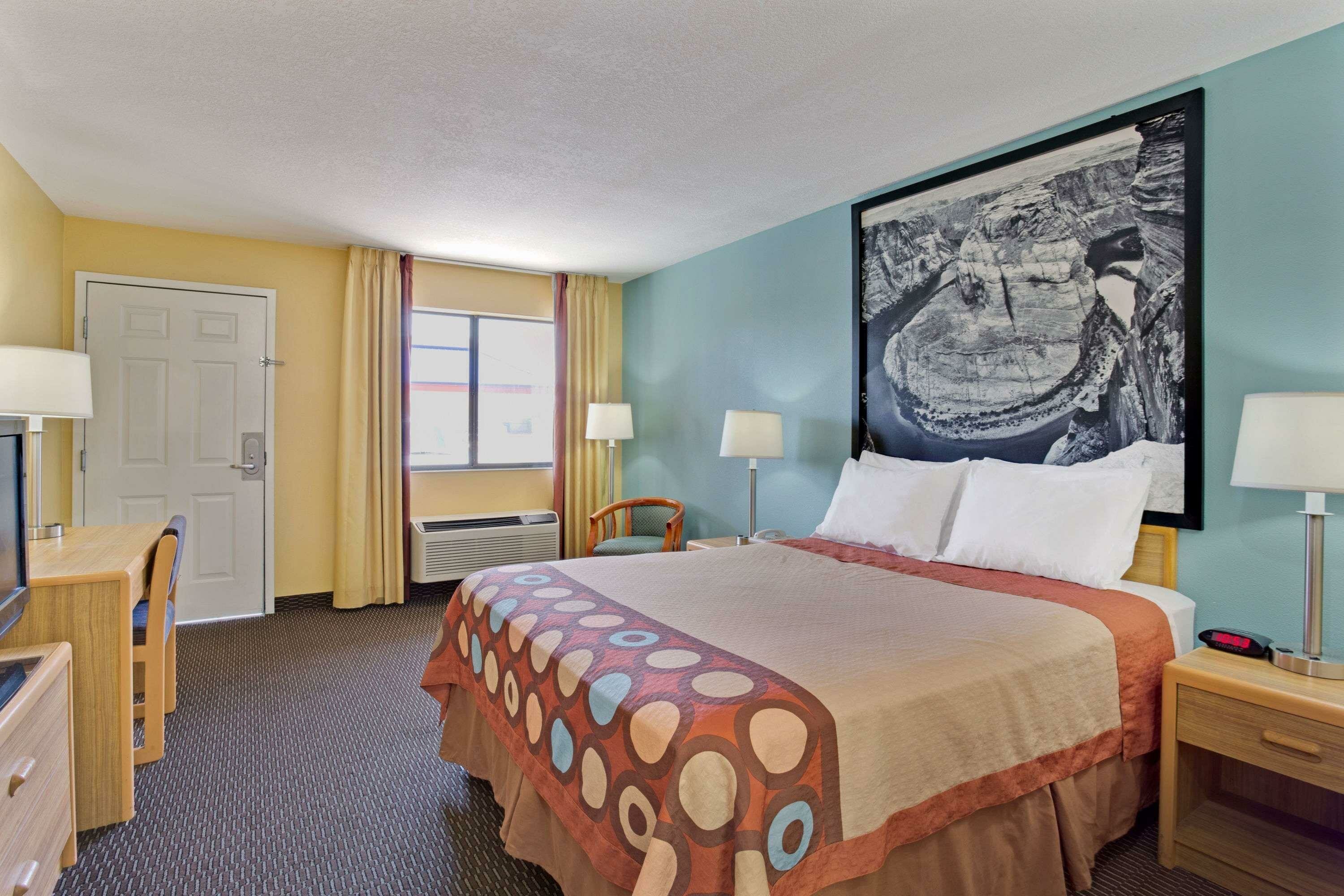 Фото Super 8 by Wyndham Tucson/Grant Road Area Az