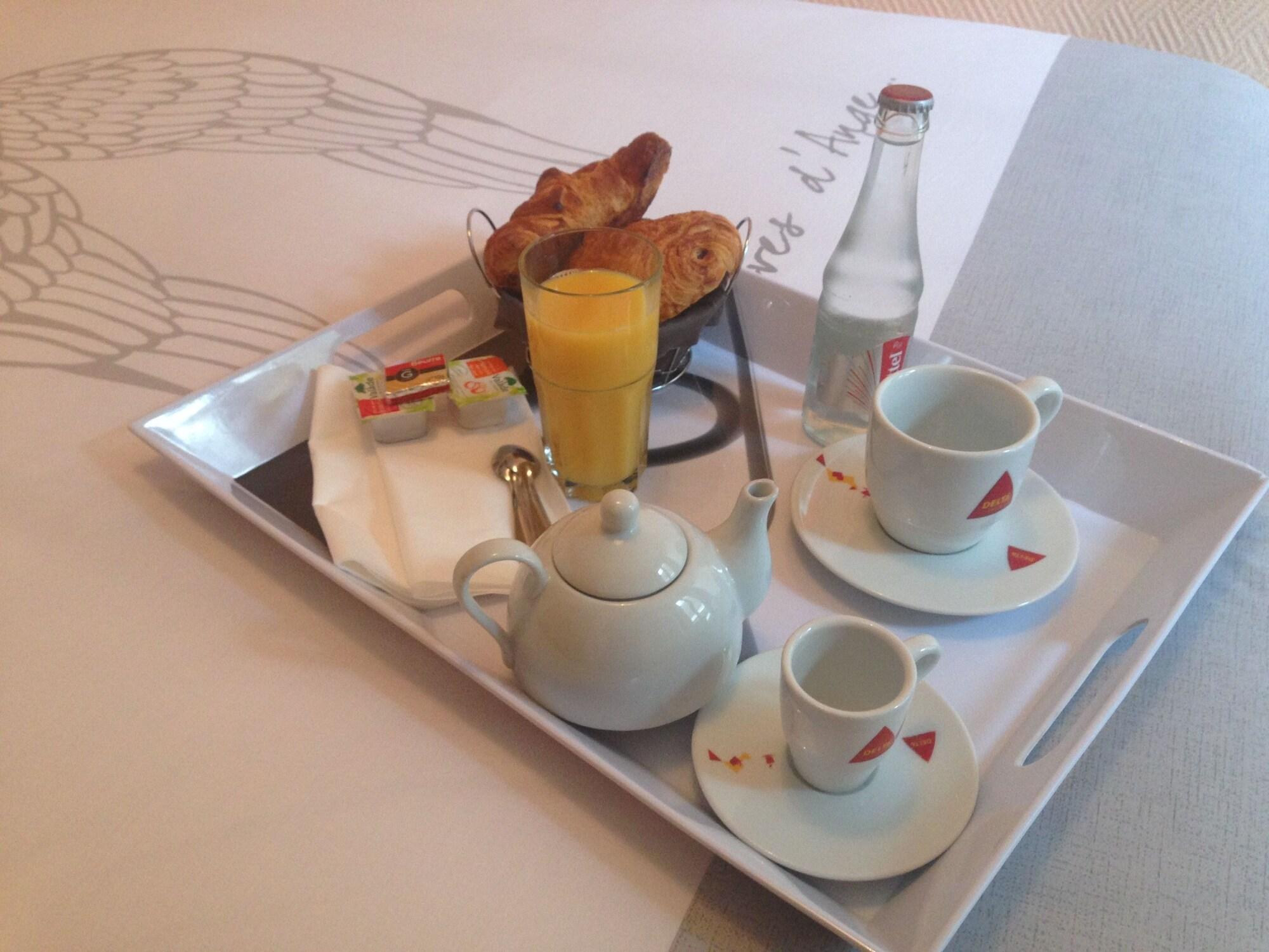 Фото Hotel Au Cadran Bleu