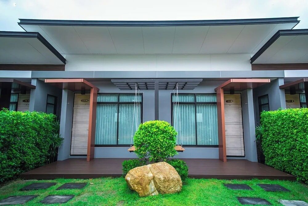 Фото Chatnipa Beach Resort by Morseng