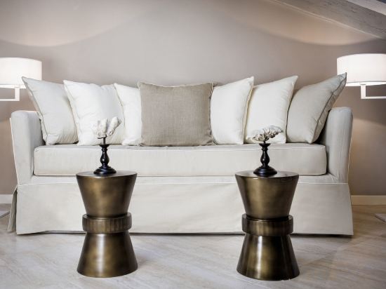 Фото Seven Historical Suites