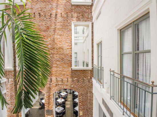 Фото The Tremont House