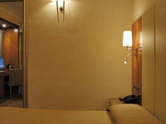 Фото Suite Opera Rooms