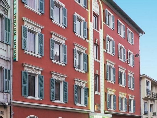 Фото отеля 2