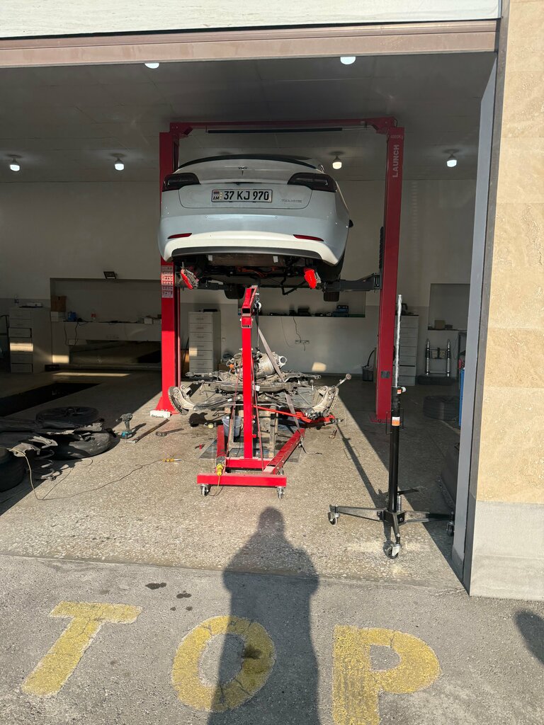 Car service, auto repair Tesla Tbilisyan, Yerevan, photo