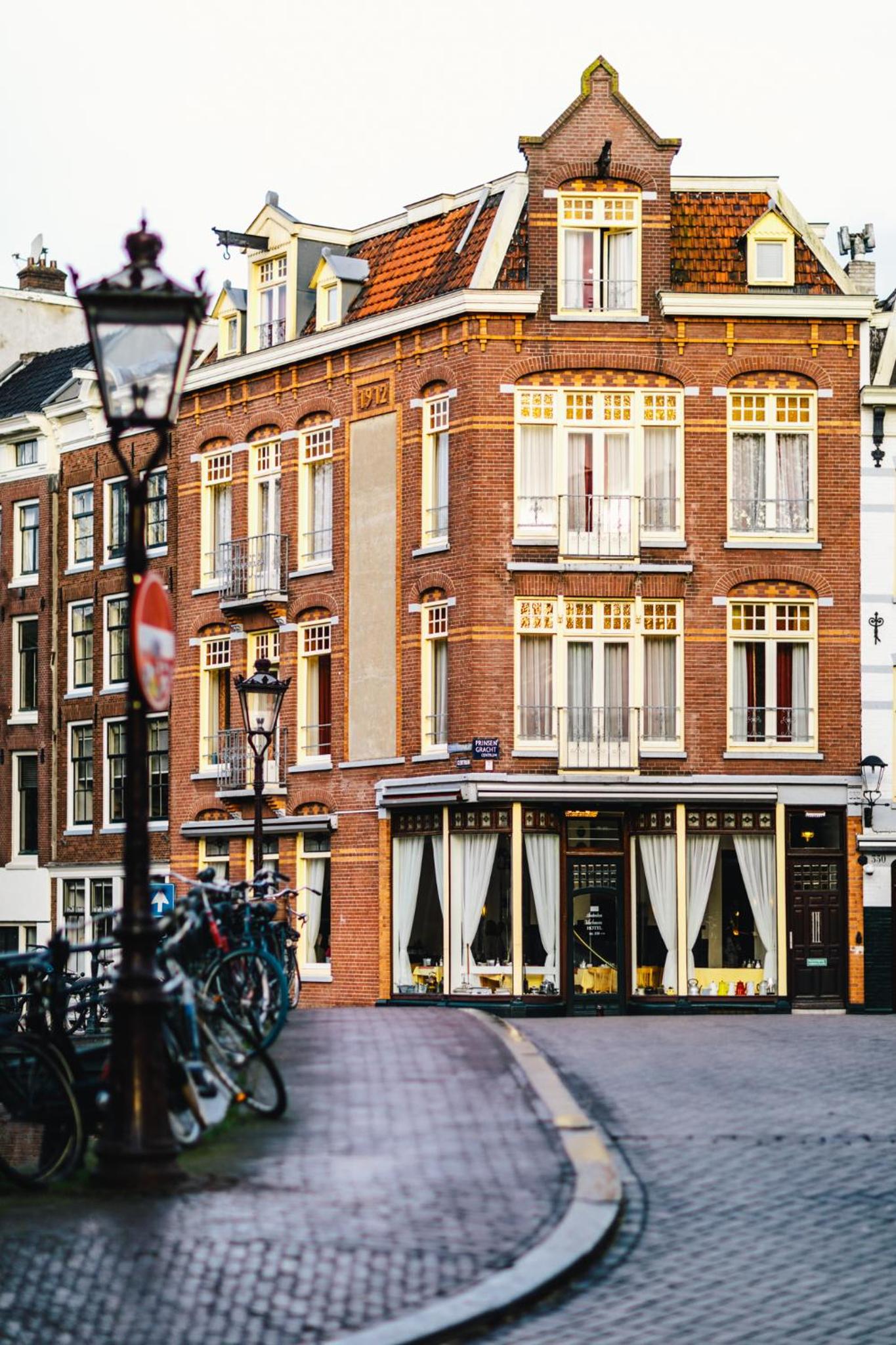 Фото Amsterdam Wiechmann Hotel