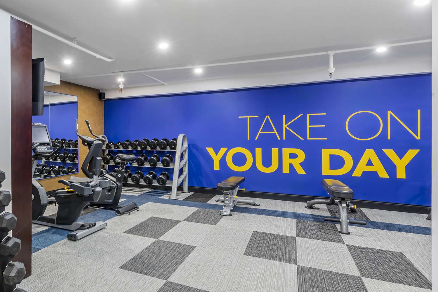 Фото Quality Inn & Suites Irvine Spectrum