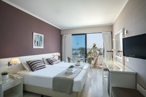 Гостиница Pavlo Napa Beach Hotel в Айя-Напе