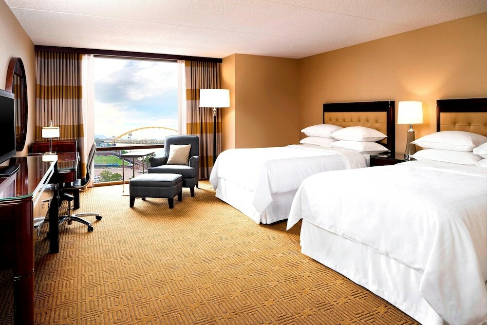 Фото Sheraton Pittsburgh Hotel at Station Square