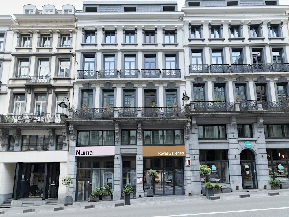 Фото Hotel Hubert Grand Place
