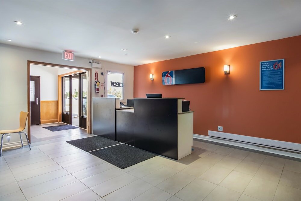 Фото Motel 6 Sudbury, On