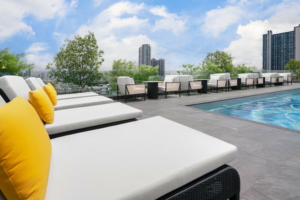 Фото Ramada Plaza by Wyndham Bangkok Sukhumvit 48