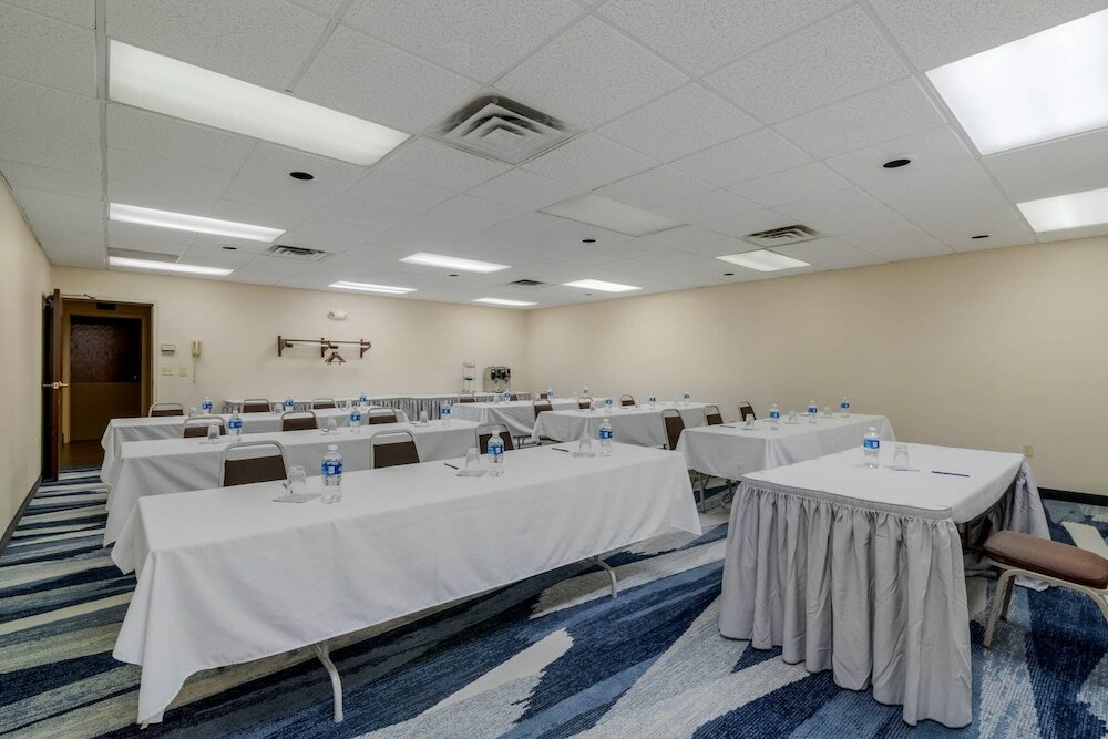 Фото Comfort Inn Bismarck