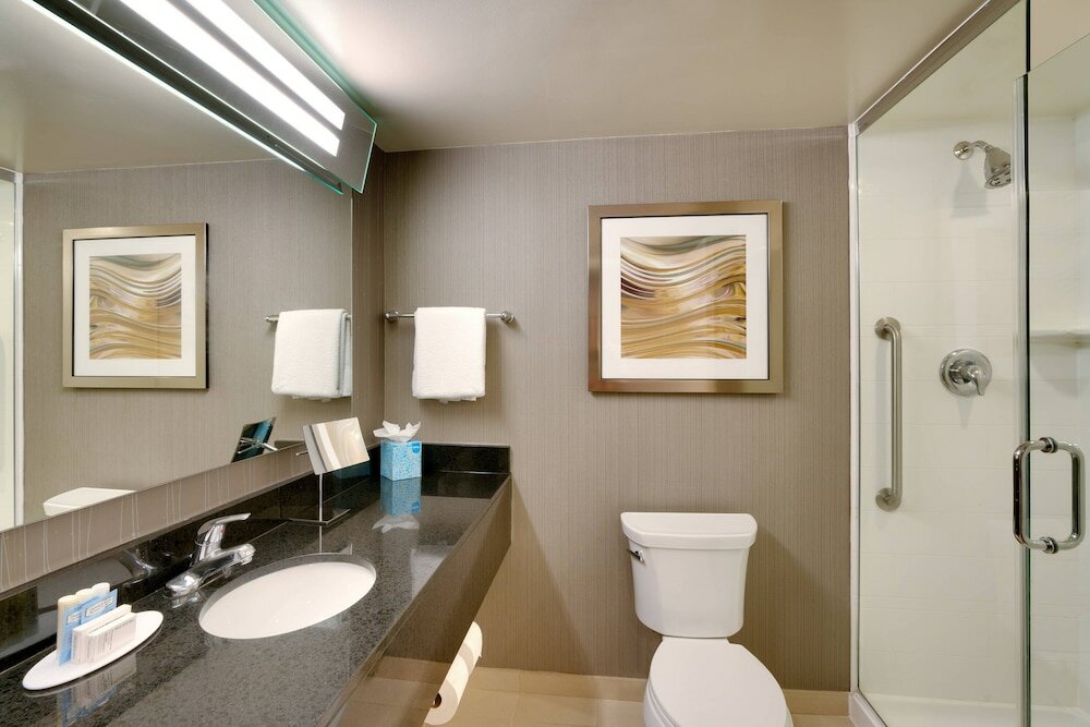 Фото Courtyard by Marriott Charlotte Airport/Billy Graham Parkway