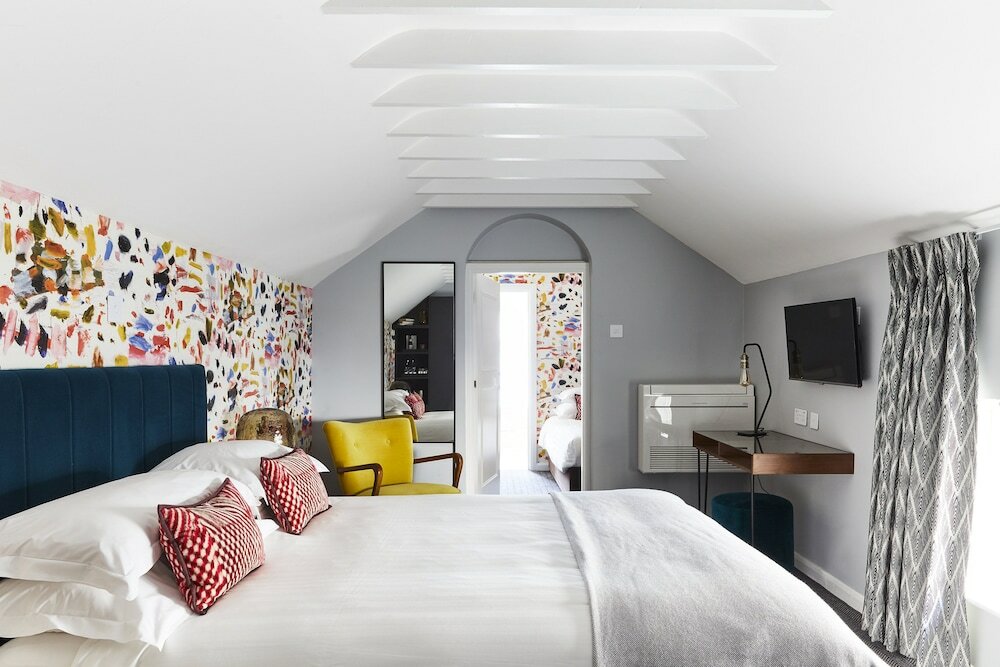 Фото The Lodge Hotel Putney