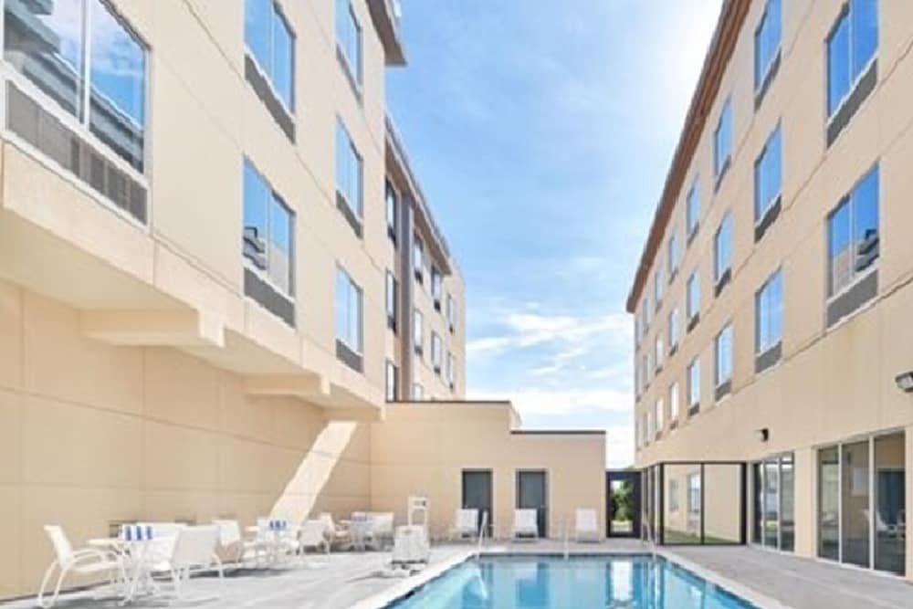 Фото Four Points by Sheraton Oklahoma City Airport