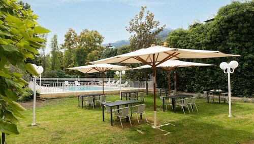 Гостиница Hotel HR в Корте