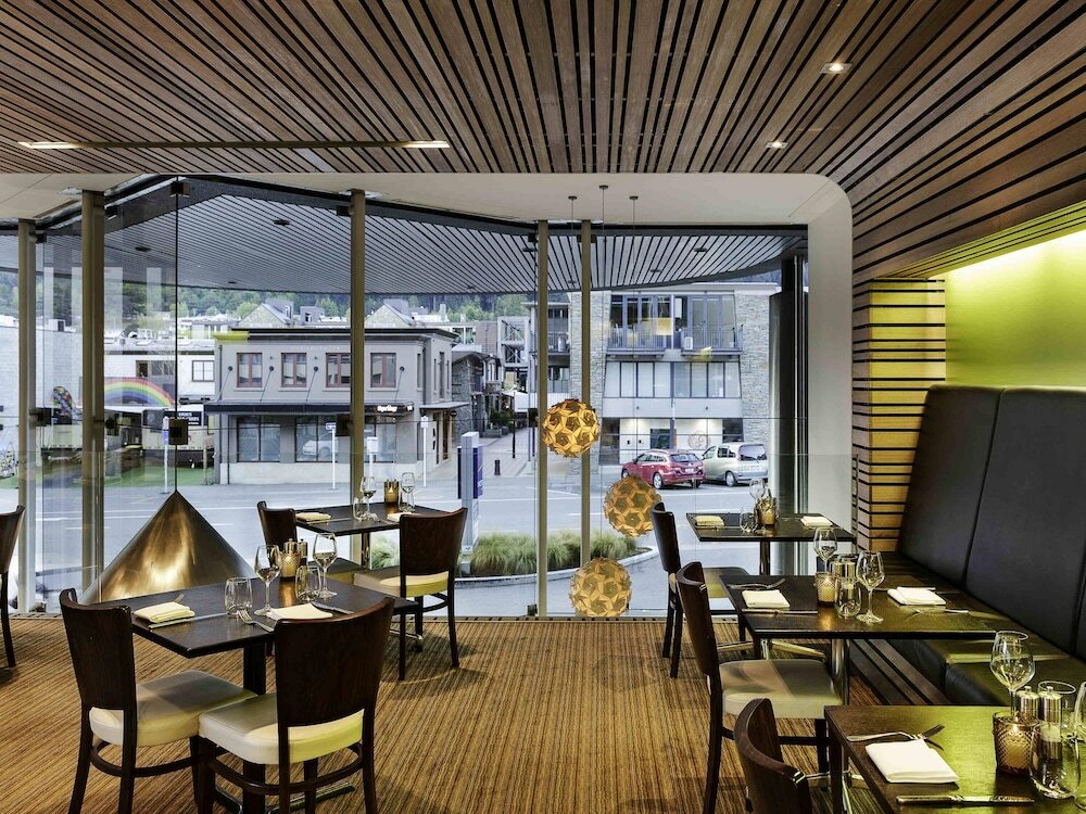Фото Novotel Queenstown Lakeside