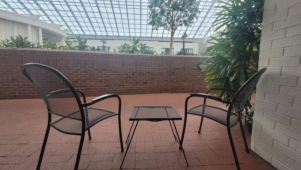 Фото Best Western Plus Lamplighter Inn & Conference Centre