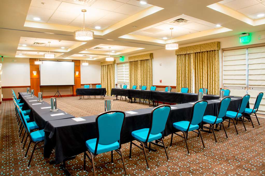 Фото Hampton Inn & Suites Riverside/Corona East