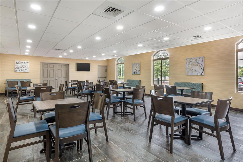 Фото Manchester Inn and Suites